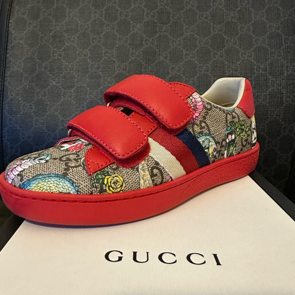 Gucci kid shoe